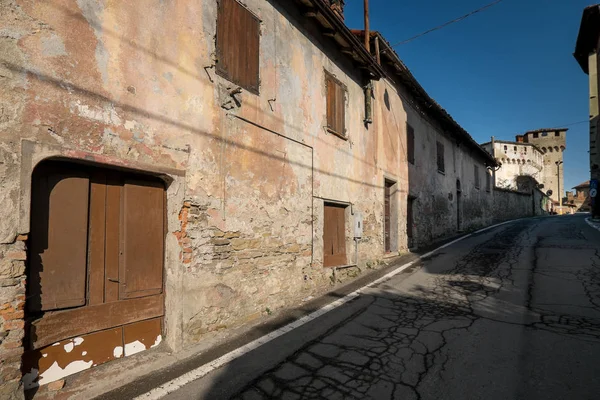 Lerma, Piamonte, Italia - El castillo —  Fotos de Stock