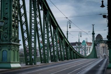 Budapeşte Macaristan'ın başkenti tarafından Tuna nehri geçti.