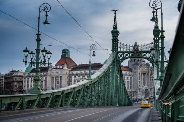 Budapeşte Macaristan'ın başkenti tarafından Tuna nehri geçti.