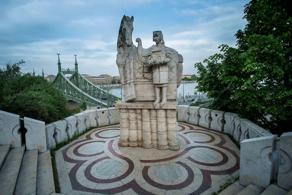 Budapeşte Macaristan'ın başkenti tarafından Tuna nehri geçti.