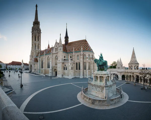 Budapeşte Macaristan'ın başkenti tarafından Tuna nehri geçti.