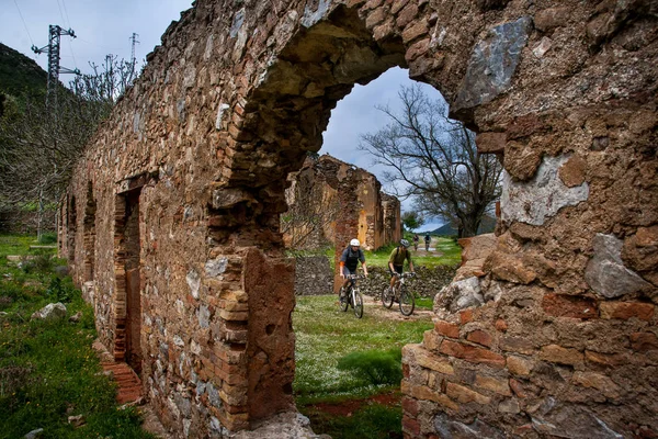 Sardinien zwischen Bergen und Meer - Mountainbike fahren — Stockfoto