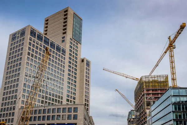 Berlin, Almanya - 23 Eylül 2015: Tec. üzerinde Bina Modern