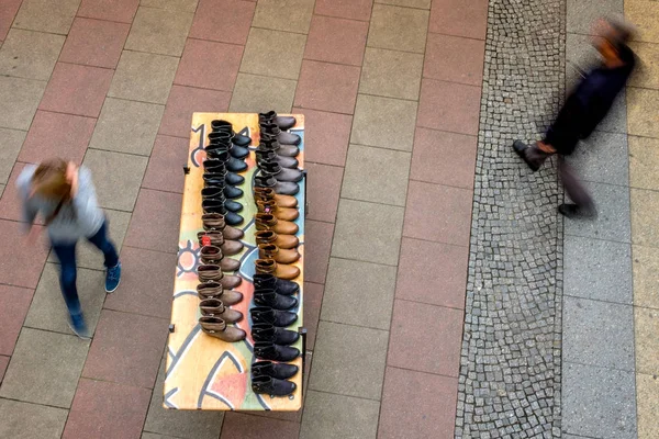 BERLIN, GERMANY - SEPTEMBER 23, 2015: shoe show in the financial — Stock Photo, Image