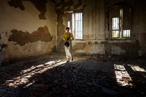 Volterra, Pisa, İtalya - 1 Kasım 2017: Colonia Tanzi Bugün terkedilmiş eski