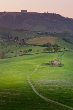 Volterra, Toskana, İtalya - manzara bir kaç kilometre ötesindeki Volterra