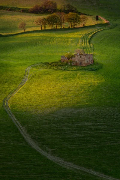 Volterra, Toszkána, Olaszország - Volterra néhány kilométerre fekvő — Stock Fotó