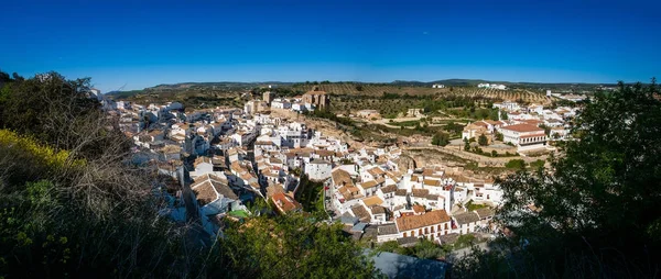 Setenil de las Bodegas, província de Cádiz, Andaluzia, Espanha — Fotografia de Stock