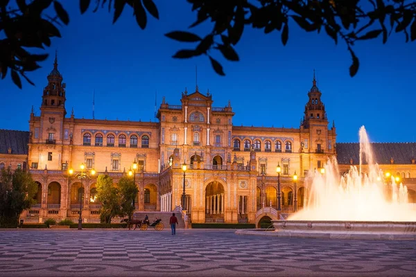 Sevilla, Andalucía, España - Plaza de España en Sevilla de noche — Foto de Stock