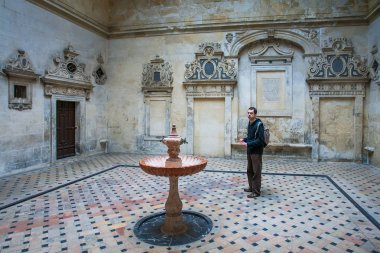 Seville, Endülüs, İspanya - 27 Mart 2008: Seville Katedrali Seville, Patio del Cabildo iç