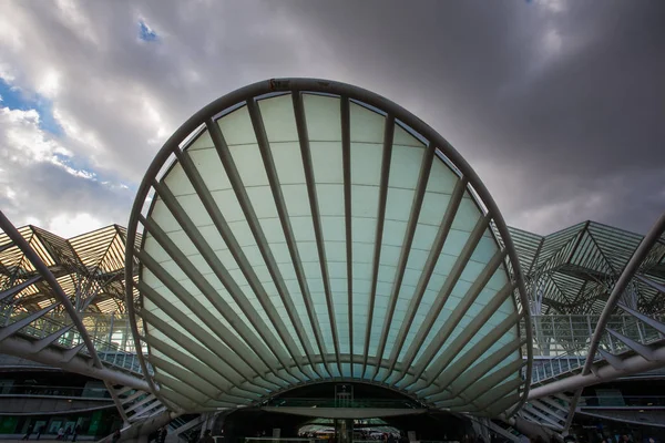 리스본, 포르투갈-Oriente 역 (Gare 할 Oriente에 현대 건축) — 스톡 사진