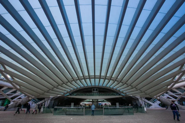리스본, 포르투갈-Oriente 역 (Gare 할 Oriente에 현대 건축) — 스톡 사진