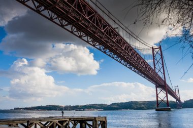 Lisbon, Portekiz - 28 Ocak 2011: yürüyüşler Ta kıyısında