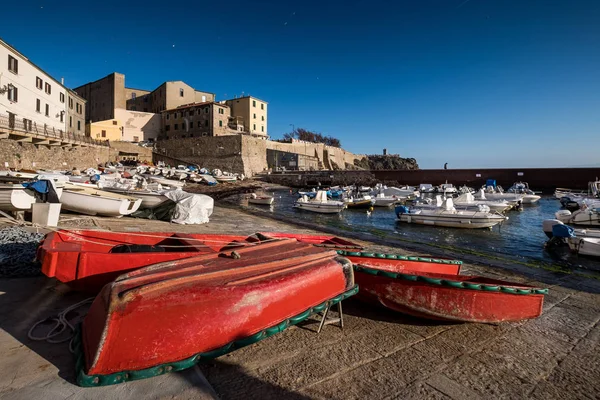 Piombino, Toskana, İtalya - liman — Stok fotoğraf