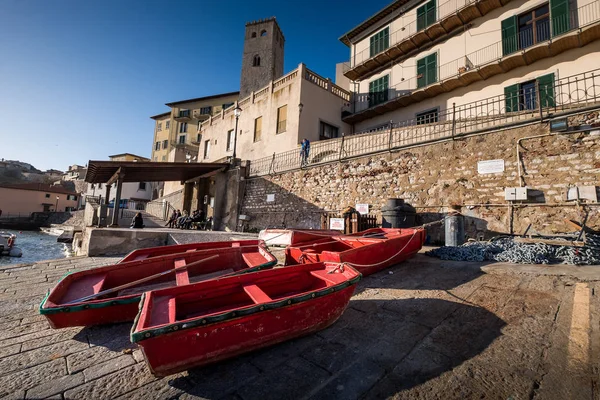 Piombino, Toskánsko, Itálie - přístav — Stock fotografie