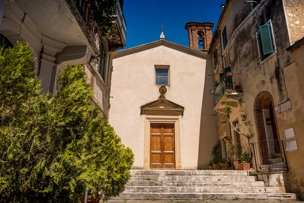 Serre di Rapolano, Toskania, Włochy - Kościół z firmy San — Zdjęcie stockowe