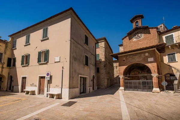 SERRE di RAPOLANO, TOSCANA, Italia - el antiguo pueblo, Plaza — Foto de Stock