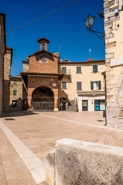 SERRE di RAPOLANO, TUSCANY, Italy - the ancient village, Square — Stock Photo, Image