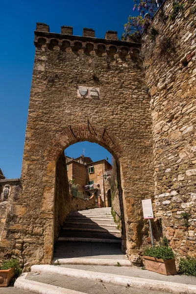 Serre di Rapolano, Toskana, İtalya - antik köy medieva — Stok fotoğraf