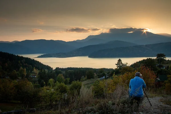 Lago Izvorul Muntelui Lacul Bicaz Aldeia Buhalnita Paisagem Vista Para — Fotografia de Stock