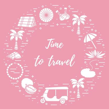 Herkesdaire oluşturacak şekilde düzenlenmiş tatil ve seyahat öğeleri.