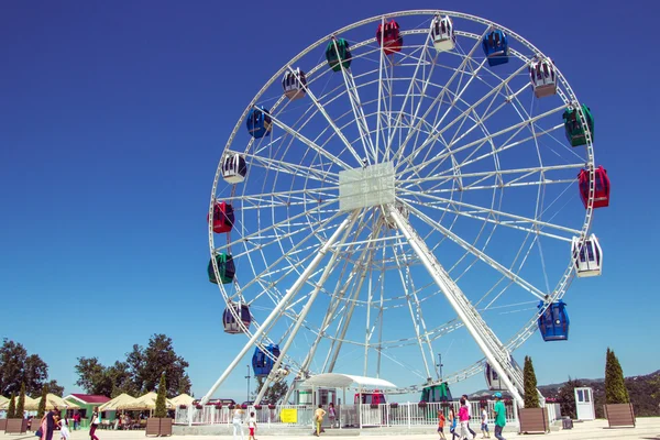 Ferris wheel, Koktobe hill, Almaty, Cazaquistão — Fotografia de Stock