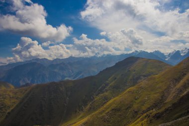 Dağ manzarası, Kazakistan'daki Almatı şehri yakınlarında