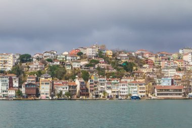 Istanbul ve Boğaz'ın, Türkiye'nin görünümünü. Deniz açık şehir evleri