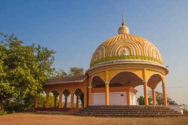 Goa, Arambol, Hindistan tapınakta. Sarı küçük Tapınak