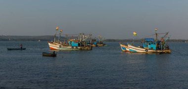 Chapora, Goa, Hindistan - 3 Şubat 2017: balıkçı tekneleri Chapora po