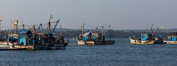 CHAPORA, GOA, INDIA - MARCH 3, 2017: Fishing boats on Chapora po — Stock Photo, Image