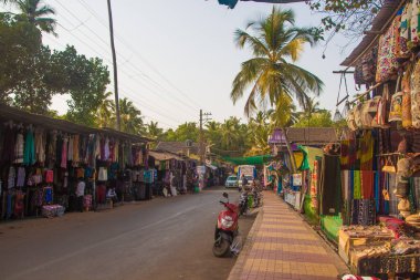 Arambol, Goa, Hindistan - 1 Şubat 2017: Arambol, caddede kuzeye git