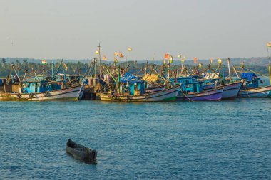 Chapora, Goa, Hindistan - 3 Şubat 2017: balıkçı tekneleri Chapora po