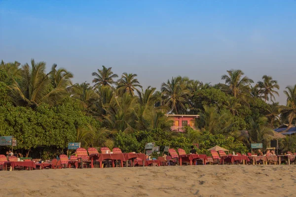 Arambol plajda şezlong Kuzey Goa, Hindistan — Stok fotoğraf