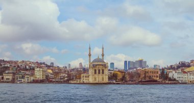 Ortaköy Camii, Sultan Abdülmecid içinde Boğaziçi '