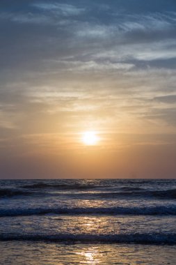 Şaşırtıcı günbatımı Arambol Beach, Kuzey Goa, Hindistan