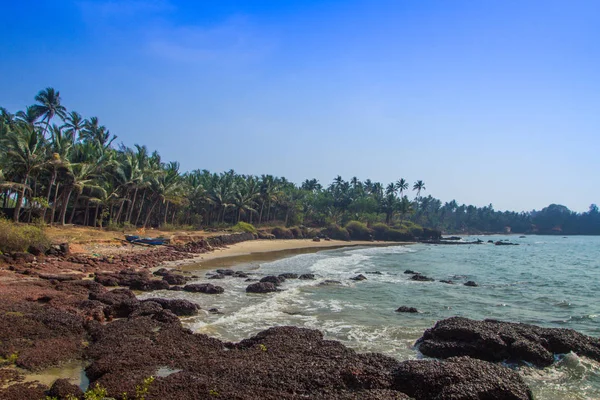 Wild beach i Maharashtra state, Indien, Arabiska havet — Stockfoto
