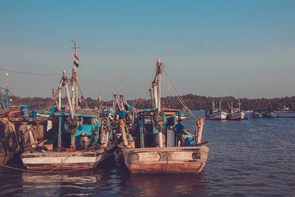Chapora, Goa, Indie – 3. března 2017: Rybářské lodě na Chapora po — Stock fotografie