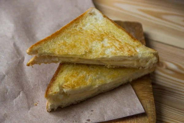 Kaas toast voor het ontbijt — Stockfoto