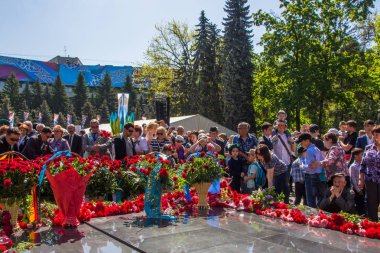 Almatı, Kazakistan - 9 Mayıs: Zafer Bayramı kutlama (zafer 
