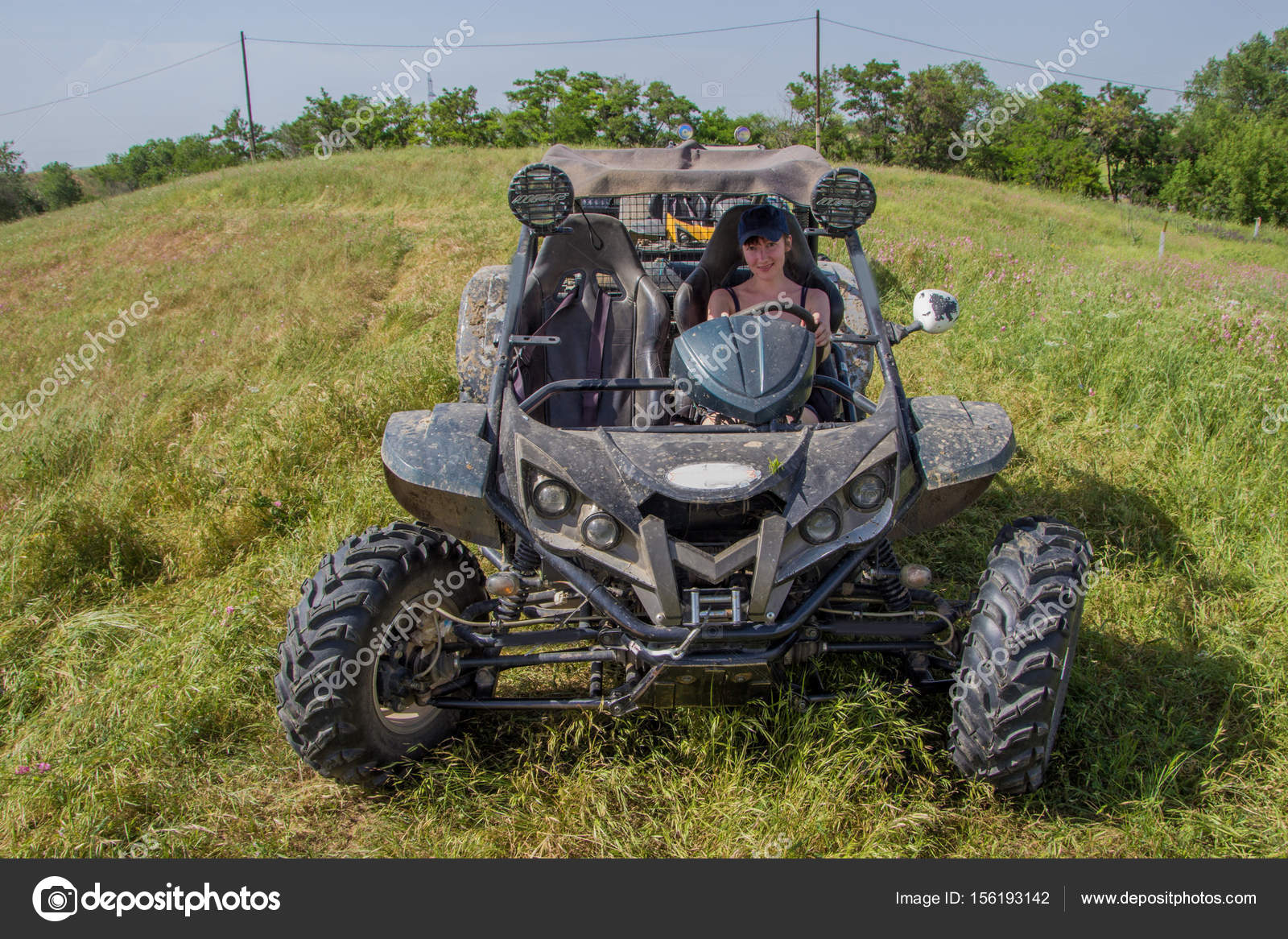 green buggy car