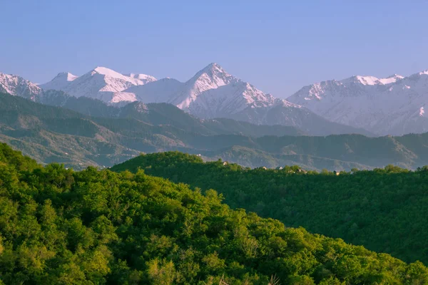 Dağlar manzara, Tien Shan dağlar, Almatı, Kazakistan