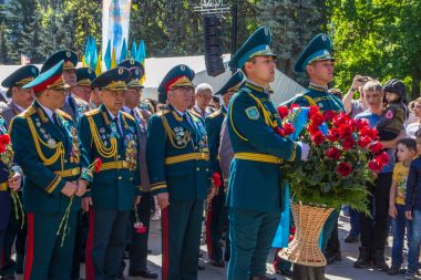 Almatı, Kazakistan - 9 Mayıs: Zafer Bayramı kutlama (zafer 