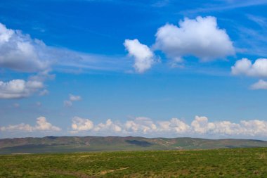 Bozkır Bahar, Kazakistan. Şaşırtıcı bulutlar ve gökyüzü
