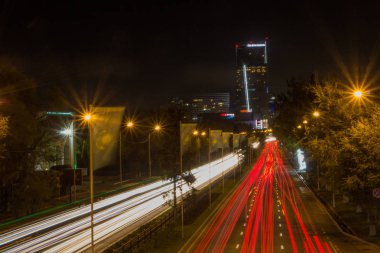 Almatı, Kazakistan - 6 Mayıs: Almatı şehir gece görünümü, Al-Farabi av