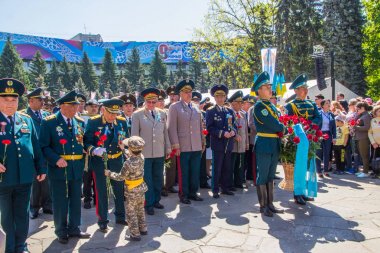 Almatı, Kazakistan - 9 Mayıs: Zafer Bayramı kutlama (zafer 