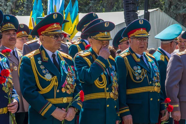 Almaty, Kazachstan - 9 mei: Dag van de overwinning viering (overwinning in — Stockfoto