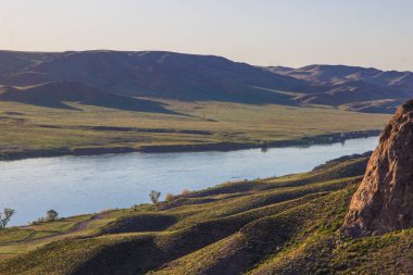 Ili Nehri, Kazakistan. Bozkır manzara bahar
