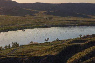 Ili Nehri, Kazakistan. Bozkır manzara bahar