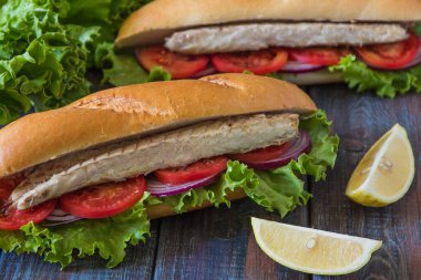 Balıklı sandviç. Balık ekmek - hızlı yemek